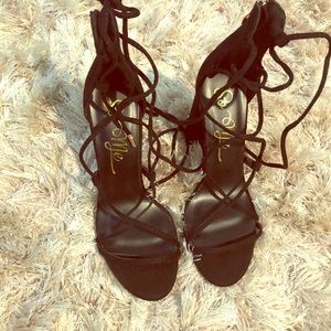 Black heels purchased from fashionnova